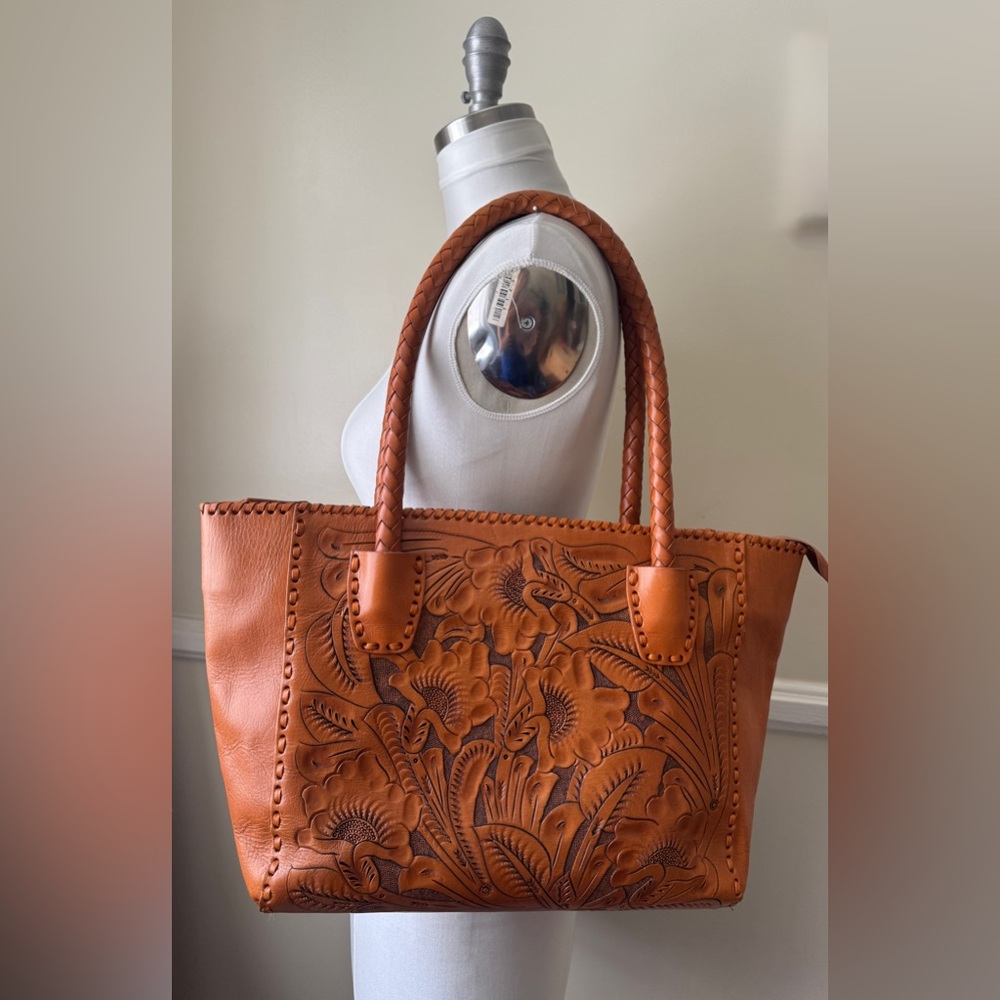 Mauzari Carmen Women's Large Leather Tote with Woven Handle Tooled. Honey Brown